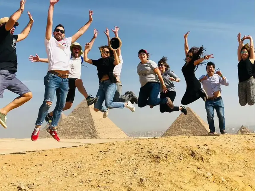 Viaje organizado por Nabyla Tours: Grupo de viajeros en Egipto.